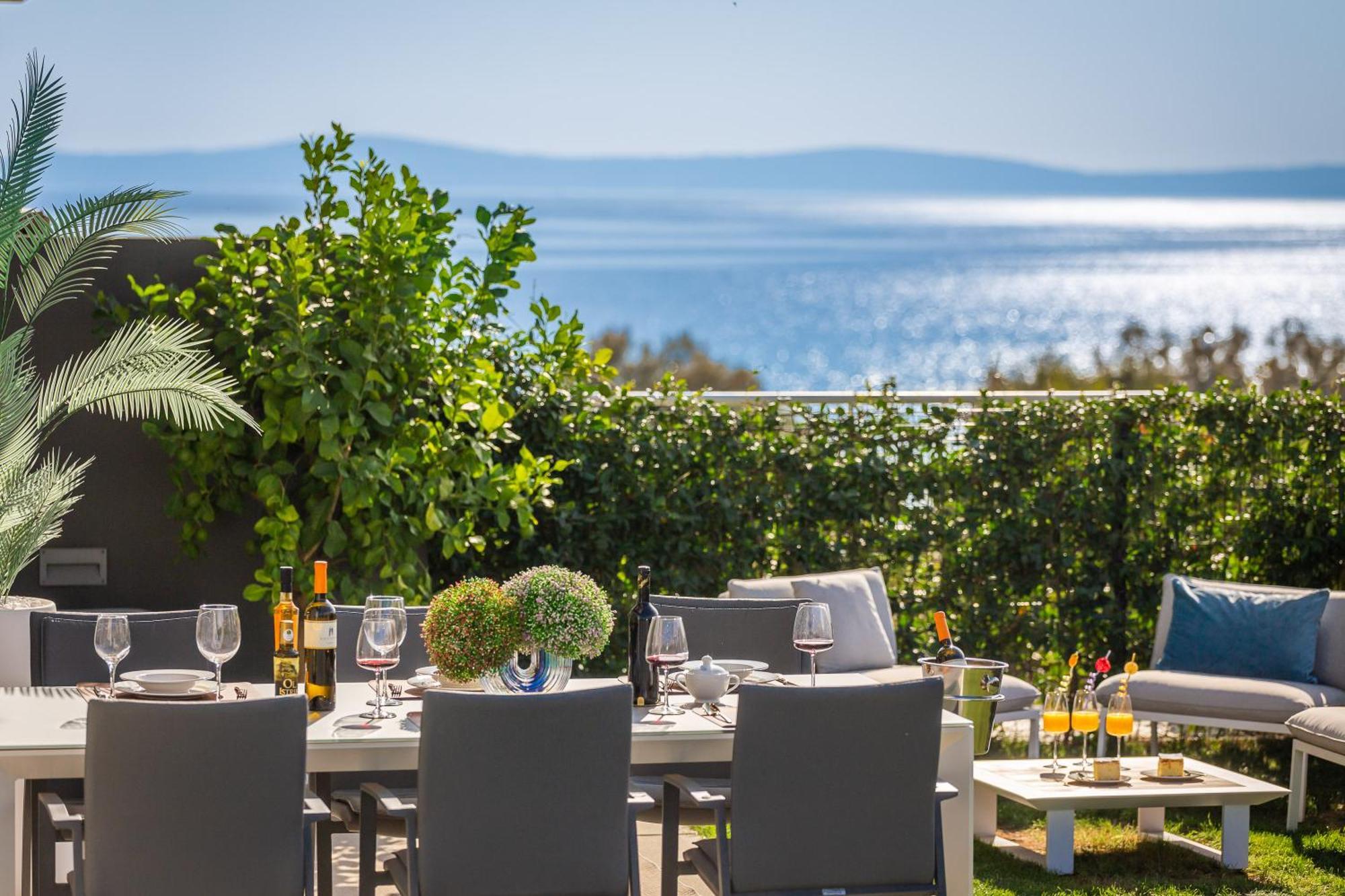New Luxury Apartment With Private Heated Pool And Amazing Terrace With Seaview Сплит Экстерьер фото