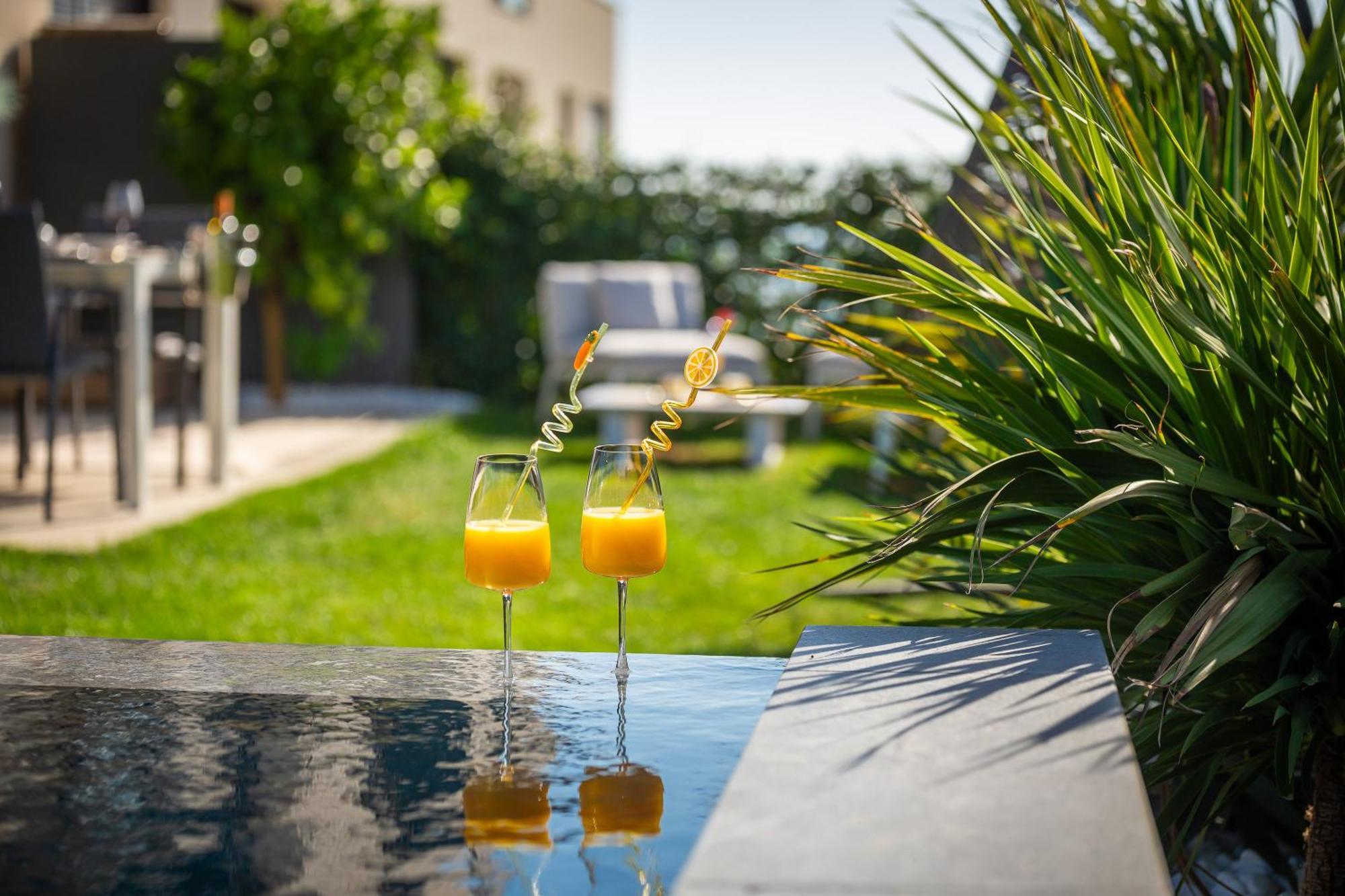 New Luxury Apartment With Private Heated Pool And Amazing Terrace With Seaview Сплит Экстерьер фото