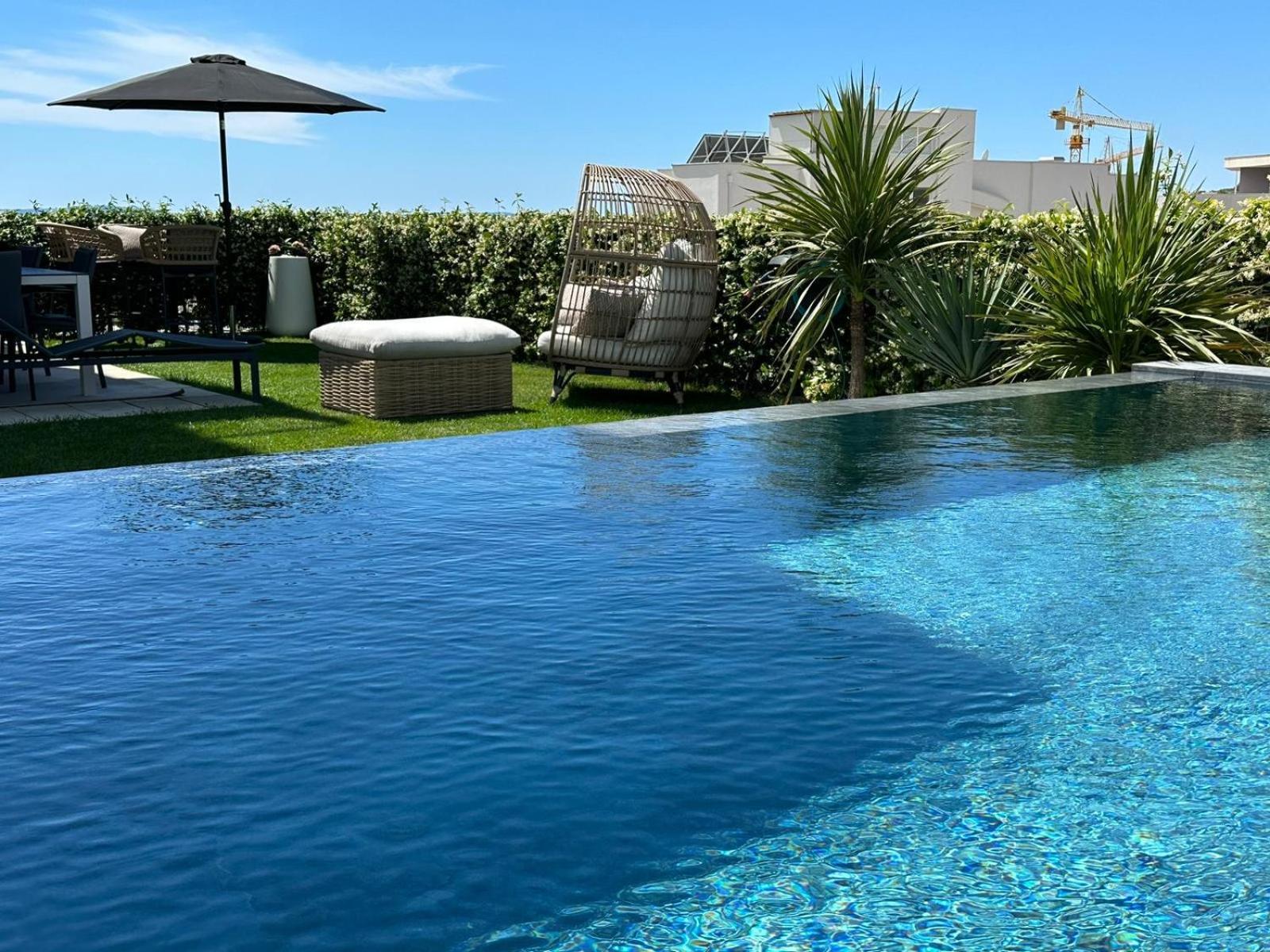 New Luxury Apartment With Private Heated Pool And Amazing Terrace With Seaview Сплит Экстерьер фото